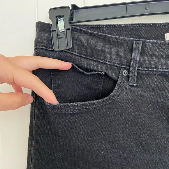 EUC | Levi’s 311 Shaping Skinny women’s black denim jeans — size 30 - Picture 2 of 9